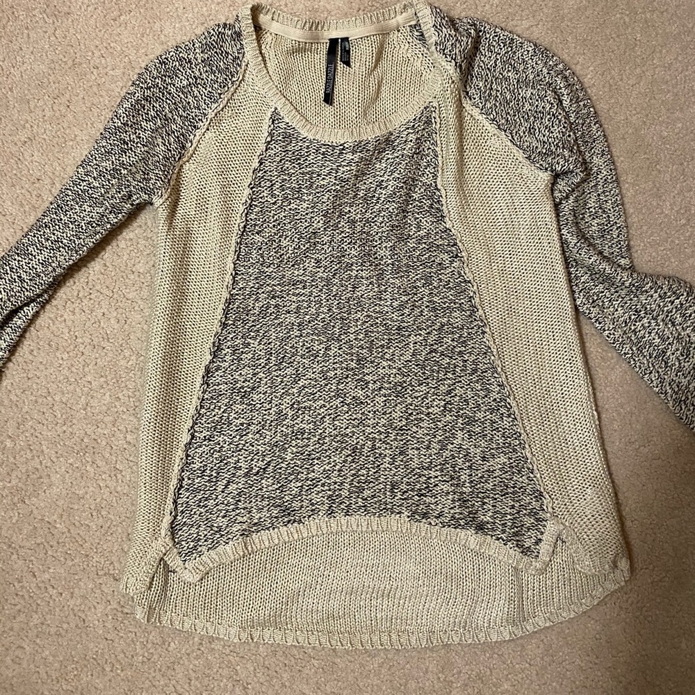 Cream/black light weight sweater